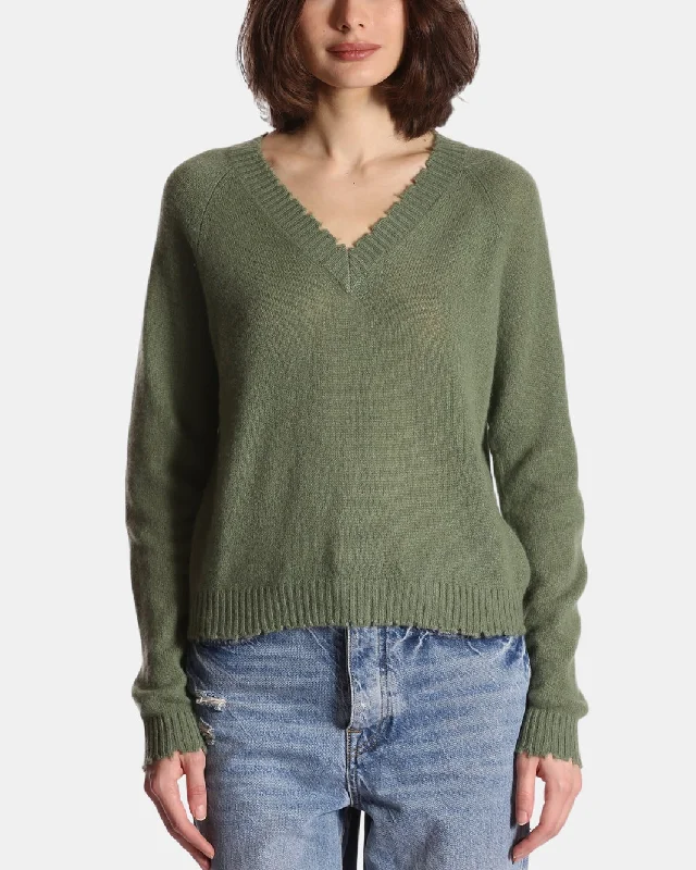 CASHMERE FRAYED EDGE CROPPED V-NECK IN GARDEN GROVE