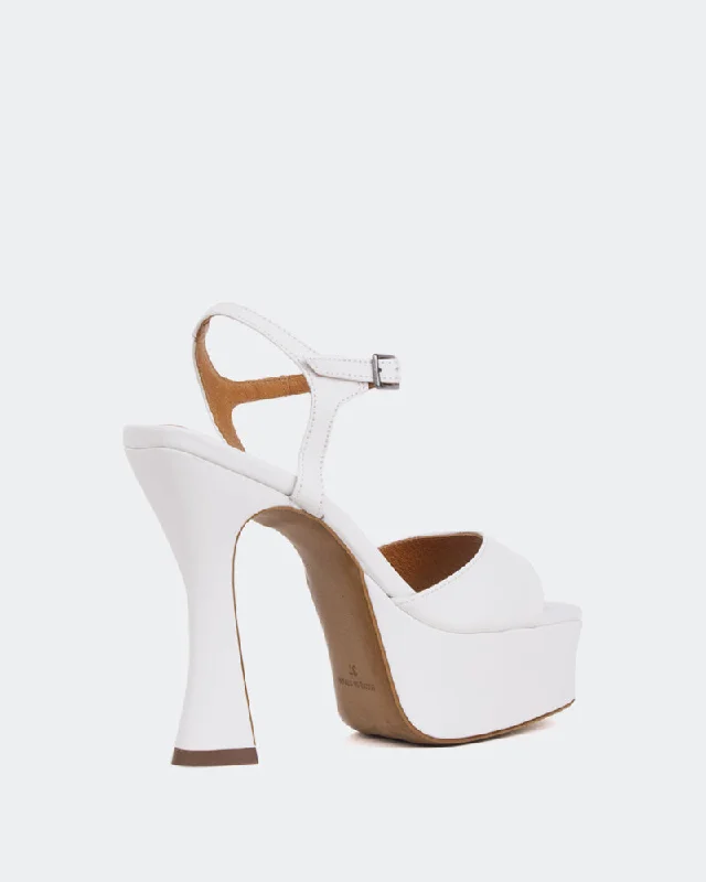 Betsey White Leather/Cuir Blanc