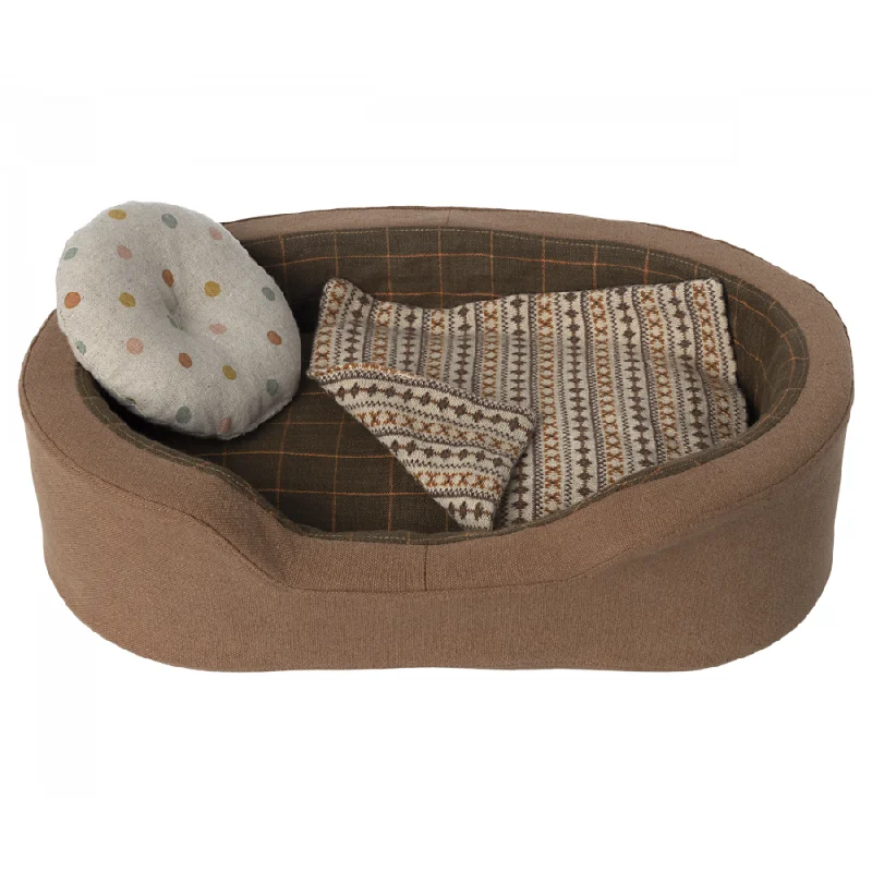 Sweet and innocent stuffed animalsMaileg Cosy Basket - Brown