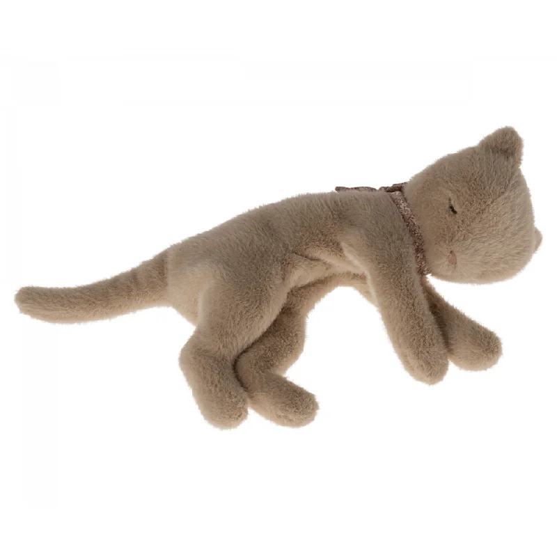 Soft and squishy plush crittersMaileg Kitten Cream Peach '24