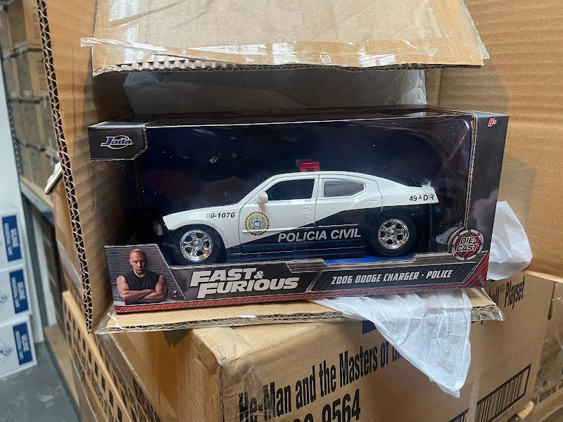 High-quality toy cars 2022 Jada Blue Package Fast Furious Dom 2006 Dodge Charger Police