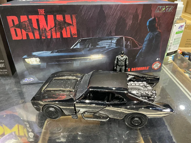 High-quality materials toys 2022 SDCC Jada 1:24 BATMAN PATTINSON CHROME Batmobile W/ Figure