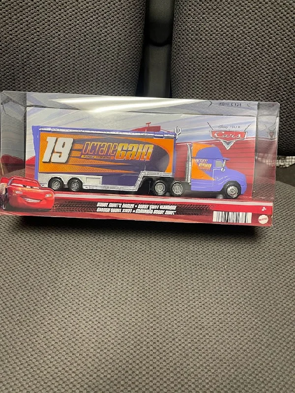 Fun toy cars2023 Disney Cars Hauler Octane Gain Bobby Swift
