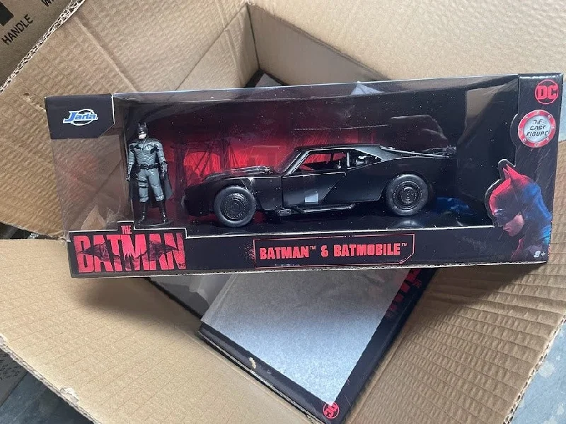 High-quality materials toys Jada 1:24 THE BATMAN PATTINSON Batmobile W/ Figure